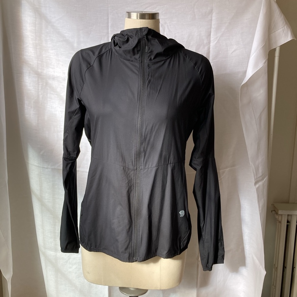 Never Worn Mountain Hardware Lightweight Wind Jacket Hoodie, Sz Small. Black.